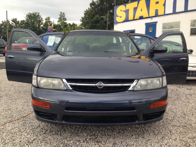 1999 Nissan Maxima SE