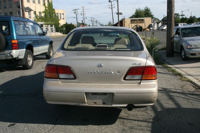 1999 Nissan Maxima 3.0 Quattro