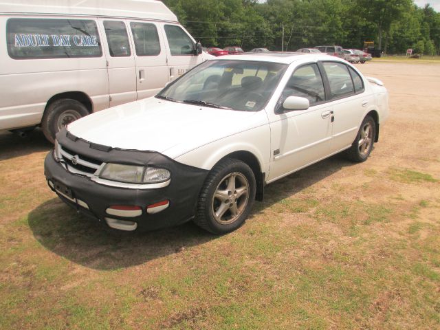 1999 Nissan Maxima SE