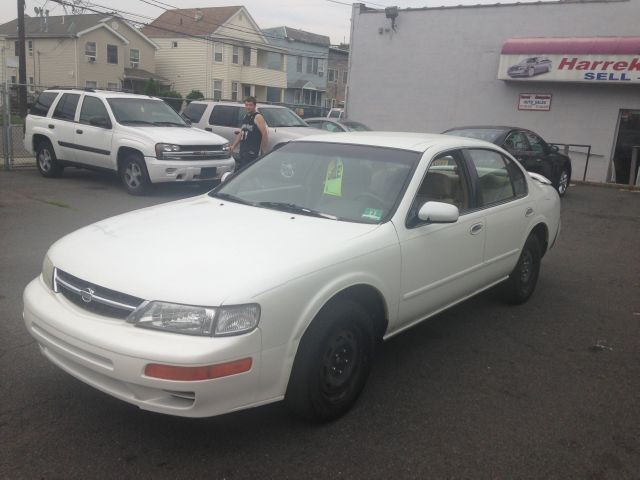 1999 Nissan Maxima LX Manual 4WD