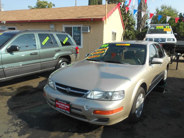 1999 Nissan Maxima SE