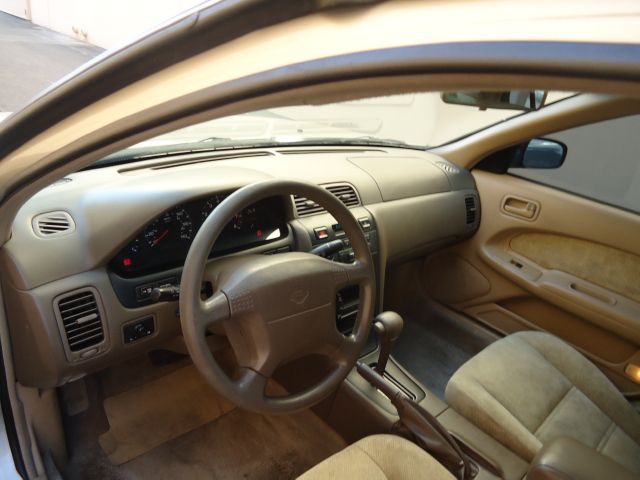 1999 Nissan Maxima 3.0 Quattro