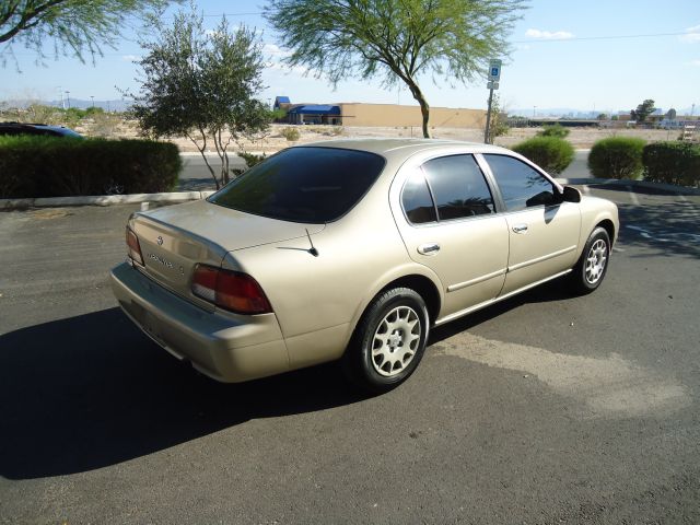 1999 Nissan Maxima 3.0 Quattro