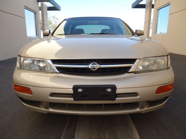 1999 Nissan Maxima 3.0 Quattro