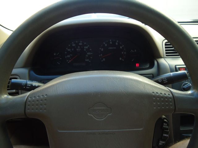 1999 Nissan Maxima 3.0 Quattro