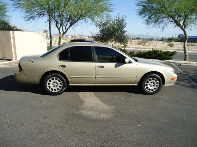 1999 Nissan Maxima 3.0 Quattro