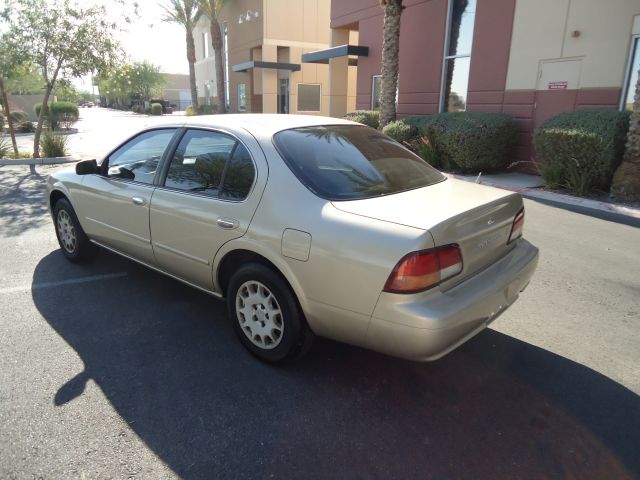 1999 Nissan Maxima 3.0 Quattro