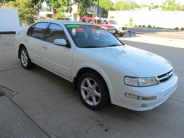 1999 Nissan Maxima SE