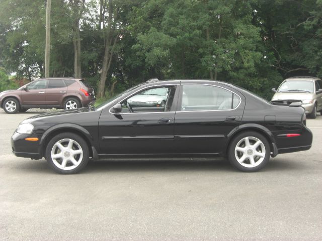 2000 Nissan Maxima SE