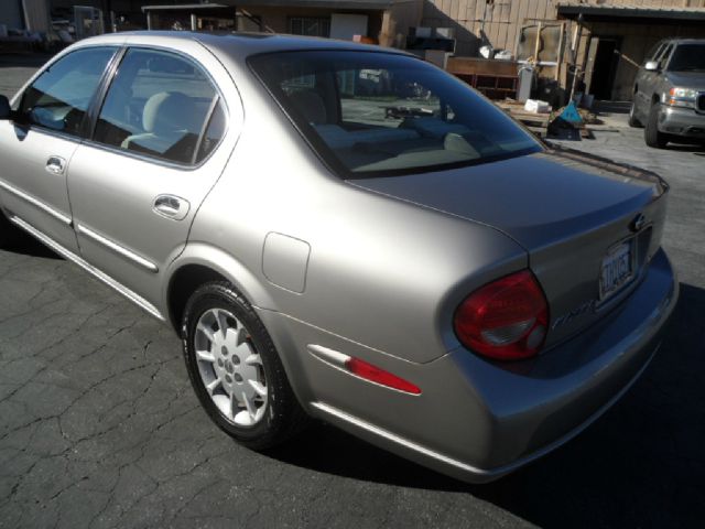 2000 Nissan Maxima SE