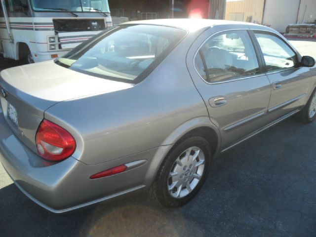 2000 Nissan Maxima SE