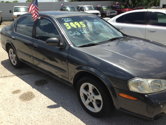 2000 Nissan Maxima SE