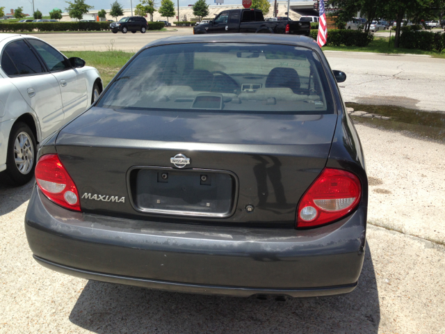 2000 Nissan Maxima SE