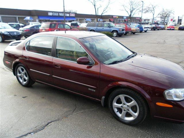 2000 Nissan Maxima 4dr Sdn V6 Auto SE