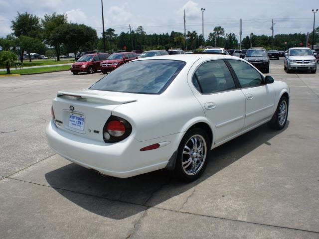 2000 Nissan Maxima SE