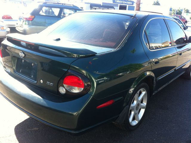 2000 Nissan Maxima SE