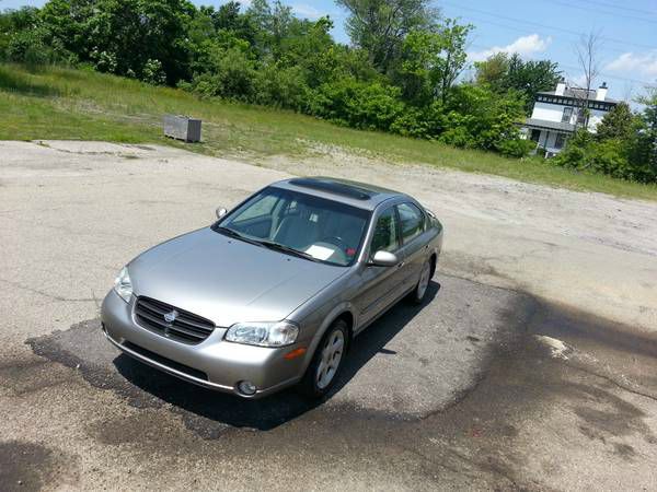 2000 Nissan Maxima SE