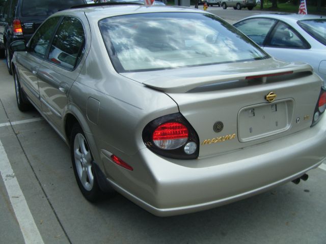 2000 Nissan Maxima SE