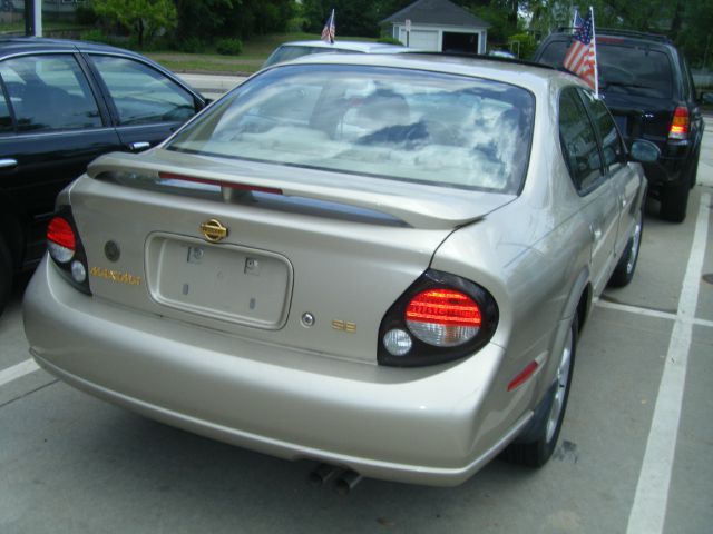 2000 Nissan Maxima SE