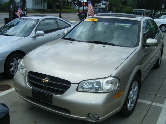 2000 Nissan Maxima SE