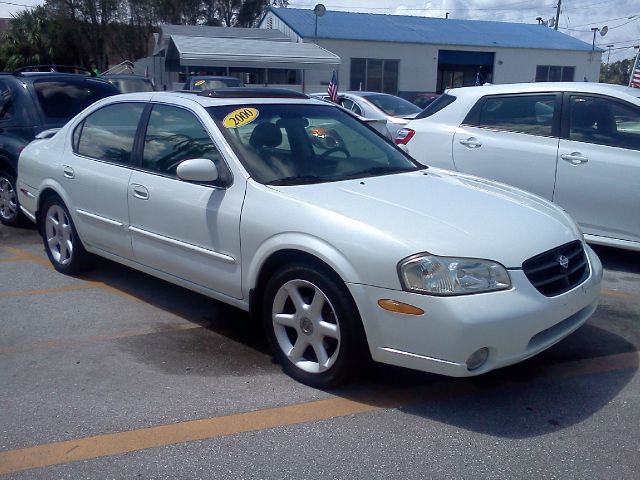 2000 Nissan Maxima SE