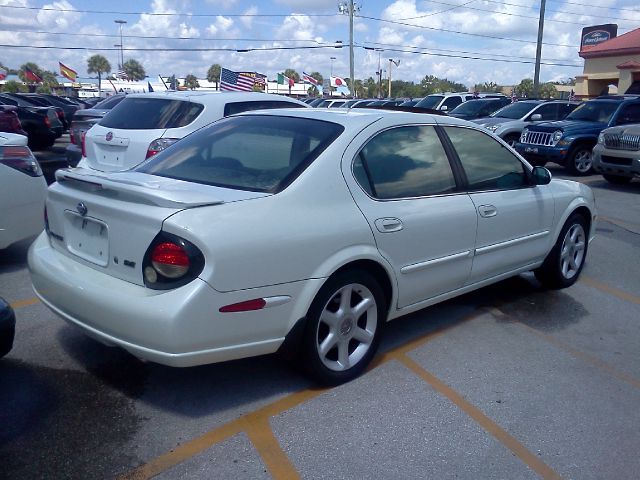 2000 Nissan Maxima SE