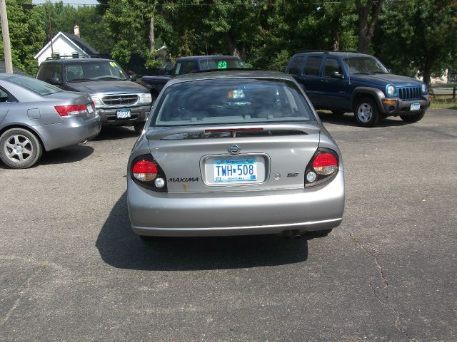 2000 Nissan Maxima LS Extended