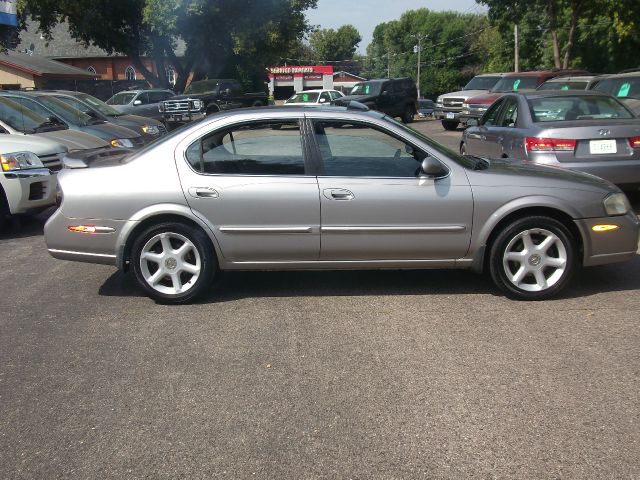 2000 Nissan Maxima LS Extended