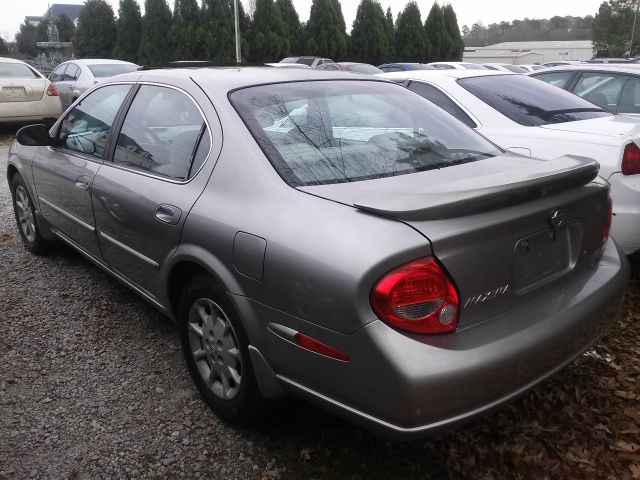 2000 Nissan Maxima SE