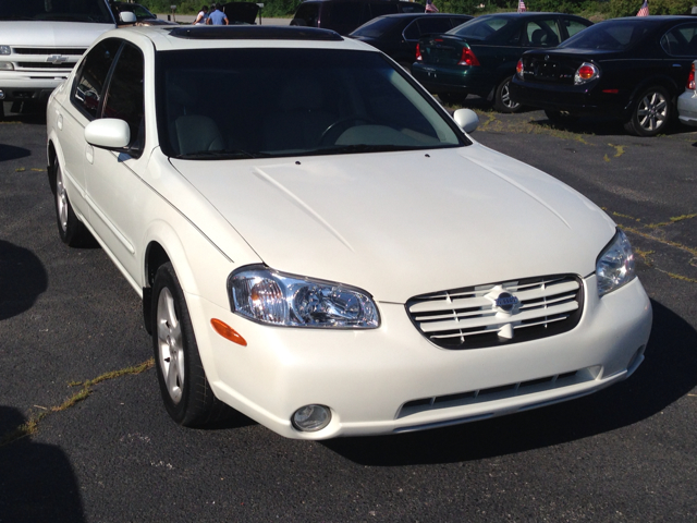 2000 Nissan Maxima SE