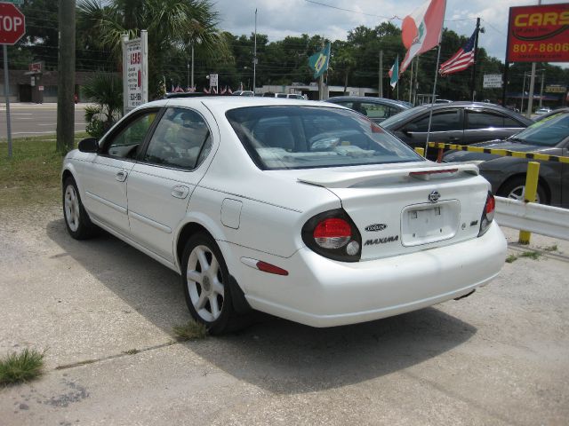 2000 Nissan Maxima SE