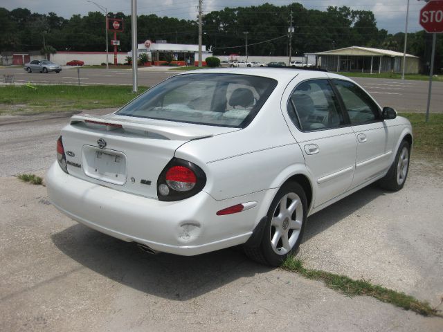 2000 Nissan Maxima SE