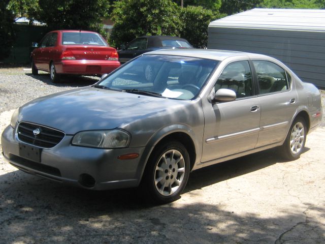 2000 Nissan Maxima SE