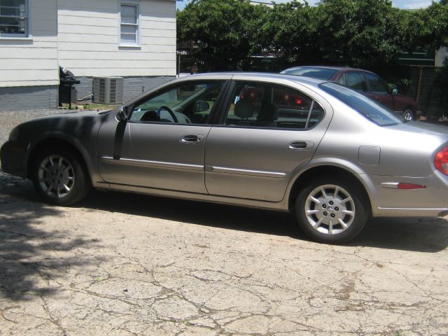 2000 Nissan Maxima SE