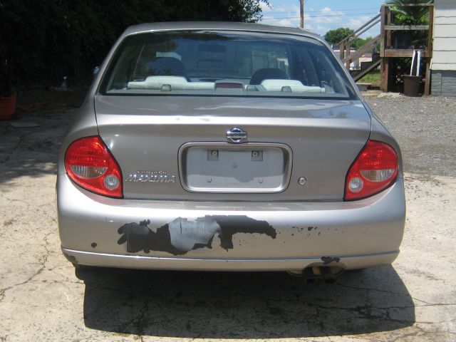 2000 Nissan Maxima SE