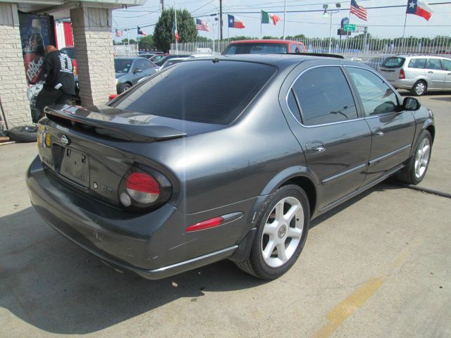 2000 Nissan Maxima SE