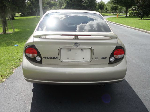 2000 Nissan Maxima SE