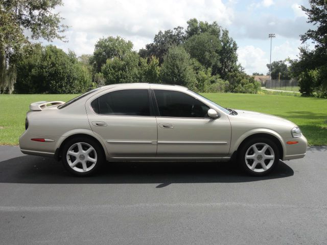 2000 Nissan Maxima SE