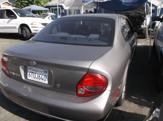 2000 Nissan Maxima SE