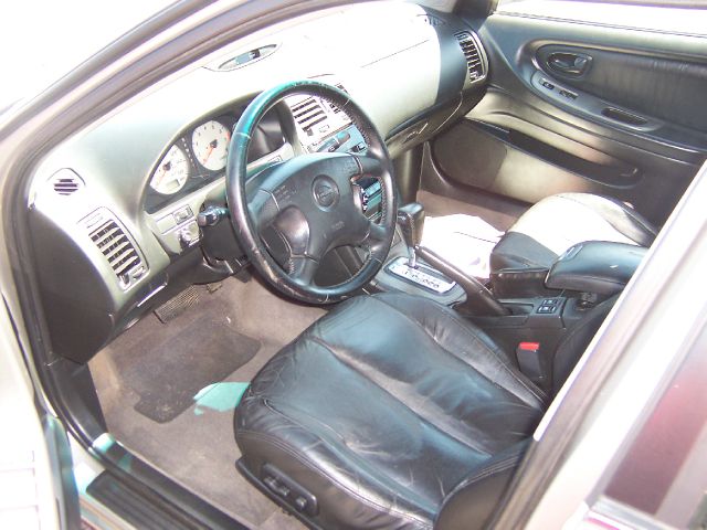 2000 Nissan Maxima SE