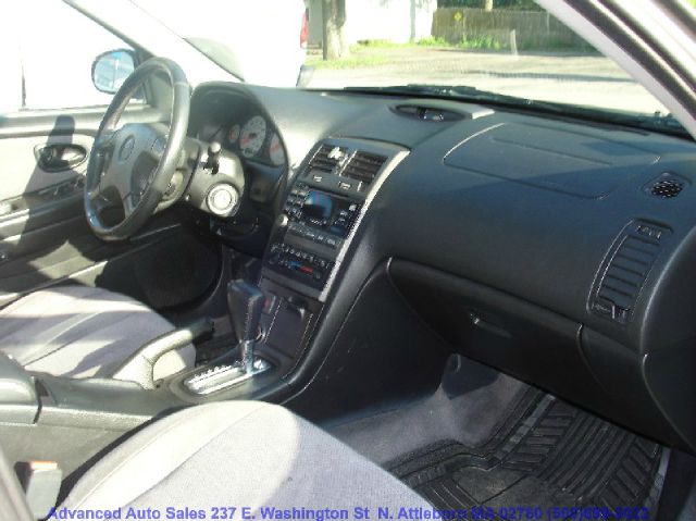 2000 Nissan Maxima SE