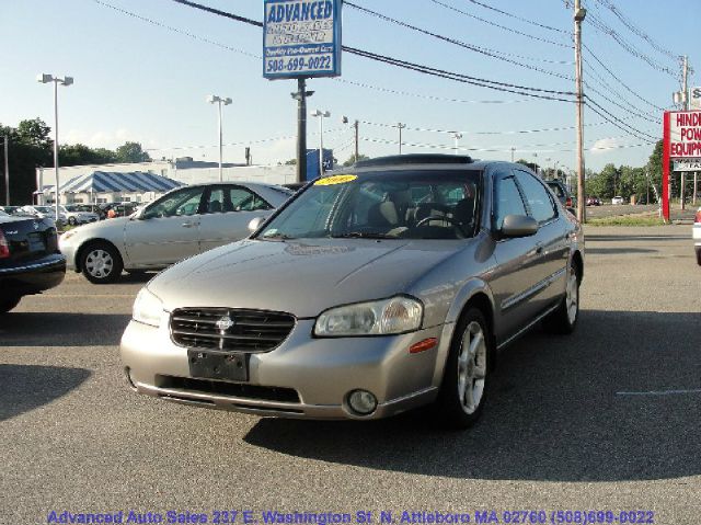 2000 Nissan Maxima SE