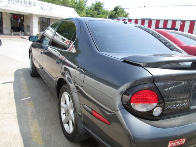 2000 Nissan Maxima SE