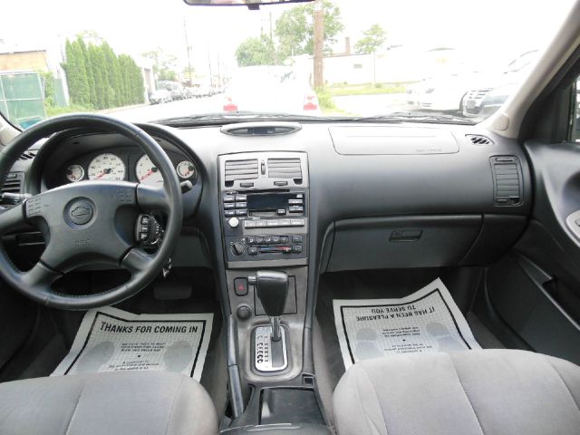 2000 Nissan Maxima SE