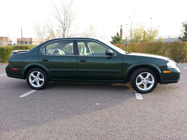 2000 Nissan Maxima SE