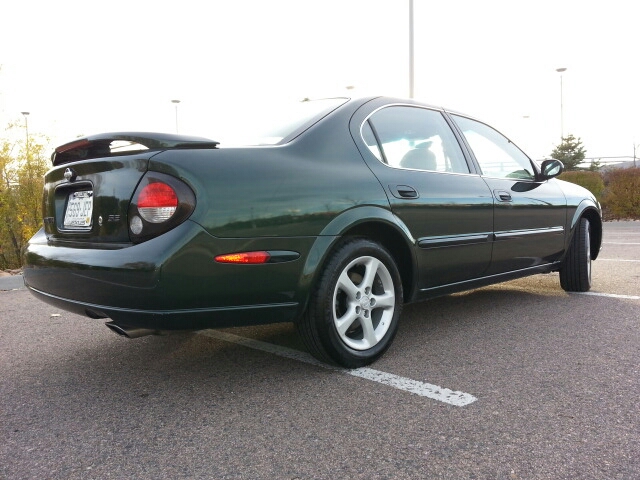 2000 Nissan Maxima SE