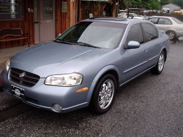 2000 Nissan Maxima SE