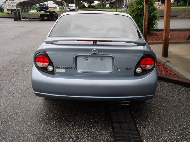 2000 Nissan Maxima SE