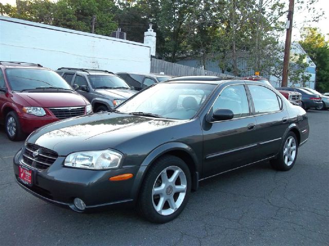 2000 Nissan Maxima SE