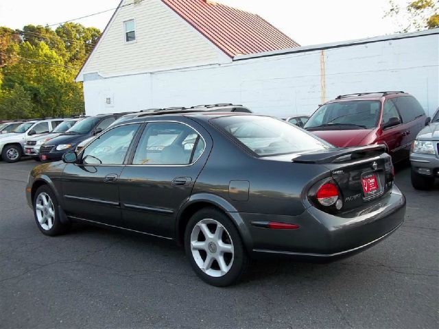 2000 Nissan Maxima SE